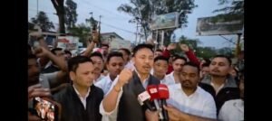 সদৌ অসম গোৰ্খা ছাত্ৰ সন্থাৰ প্ৰাক্তন সভাপতি তথা নদুৱাৰ সমষ্টিৰ মনোনীত প্ৰাৰ্থী সুনীল চেত্ৰী ওপৰত আক্ৰমণ, গোৰ্খা ছাত্ৰ সন্থাৰ প্ৰতিবাদ