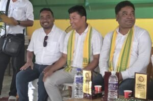 तिनसुकियामा सदौ असम सोनोवाल कसारी छात्र संस्थाको अभिनन्दन समारोहमा आग्सु  उपस्थित