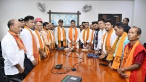 AAGSU र ATSU मरिगाउँ जिल्ला समितिद्वारा क्याबिनेट मन्त्री पीयुष हाजरिका सँग भेट; Satellite Township परियोजना रद्द गर्ने निर्णयको स्वागत