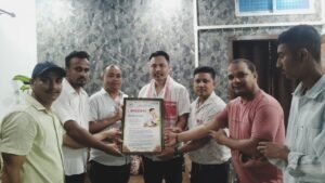 AAGSU माकुम आञ्चलिक समितिद्वारा अशोक कुमार लामालाई सम्मान तथा बधाई ।