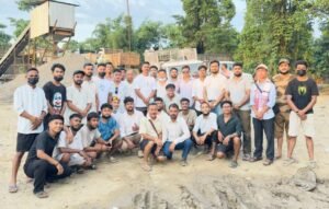 বানপীড়িত ৰাইজৰ কাষত আগছু: শিৱসাগৰত সাহায্য সামগ্ৰী বিতৰণ, মানৱীয় অভিযান অব্যাহত ৰখাৰ ঘোষণা।