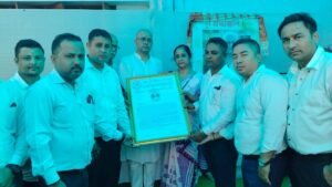 পদ্মশ্ৰী প্ৰা. গীতা উপাধ্যায় দেৱীৰ আদ্যশ্ৰাদ্ধত আগছুৰ শ্ৰদ্ধাঞ্জলি, শোক-পত্ৰ অৰ্পণ আৰু পৰিয়াললৈ সমবেদনা।