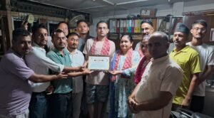 NEET, JEE Main আৰু IISER প্ৰৱেশ পৰীক্ষাত সফল অভিলেখ শৰ্মাক আগ্ছু পেঙেৰী আঞ্চলিক সমিতিৰ সম্বৰ্ধনা