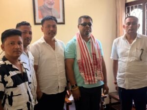 पीडित गोर्खा चेलीलाई न्याय र उपचारको माग गर्दै बगान व्यवस्थापनसँग भेटघाट